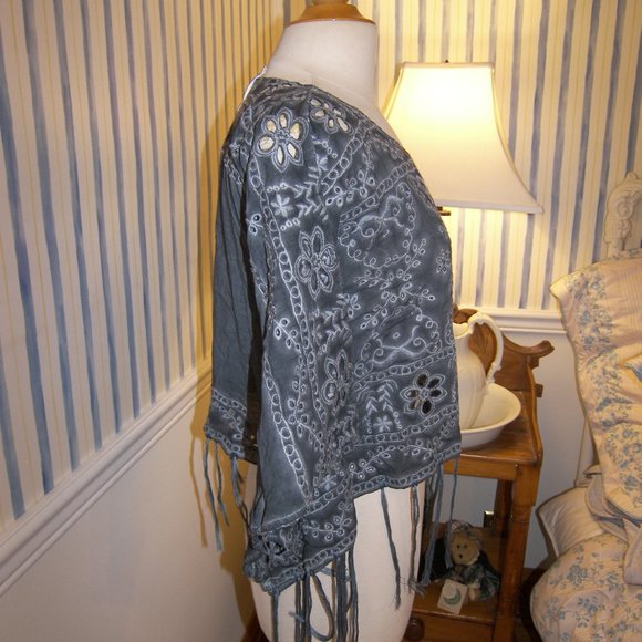 Honey Belle Fringe Eyelet Top NWT Steel Grey Small - Picture 10 of 16